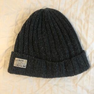 Prana W’s dark grey beanie